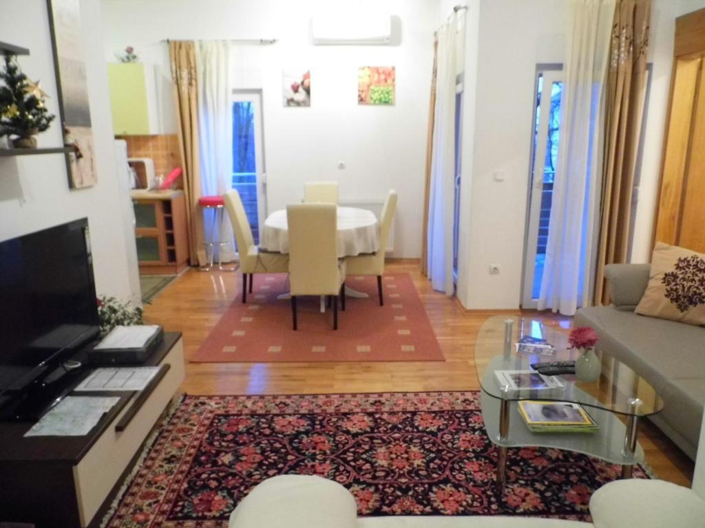 Apartments And Rooms Trsje Zágráb Kültér fotó